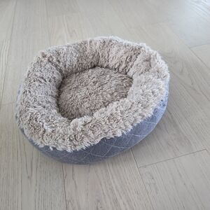 XS Cozy Tan and Gray Pet Bed